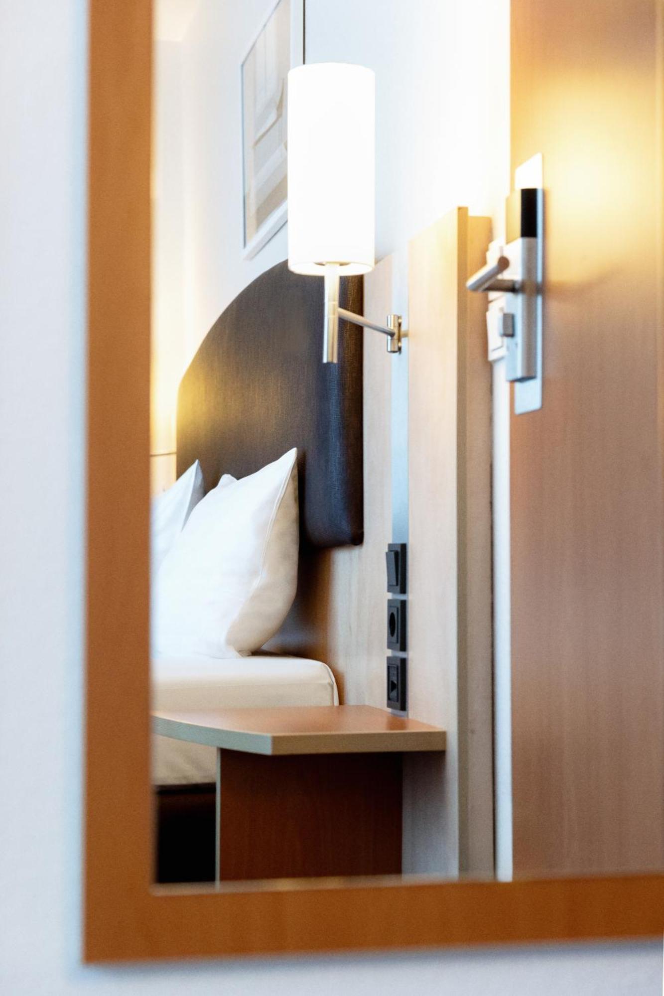 Intercityhotel 4* Wiedeń